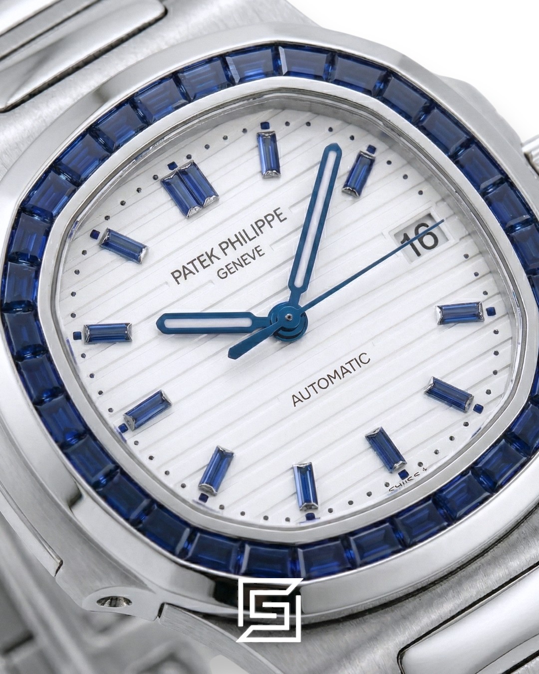 ⁦Patek Philippe Nautilus – White Dial – Blue Gem Bezel – Japanese Automatic⁩ - الصورة ⁦2⁩