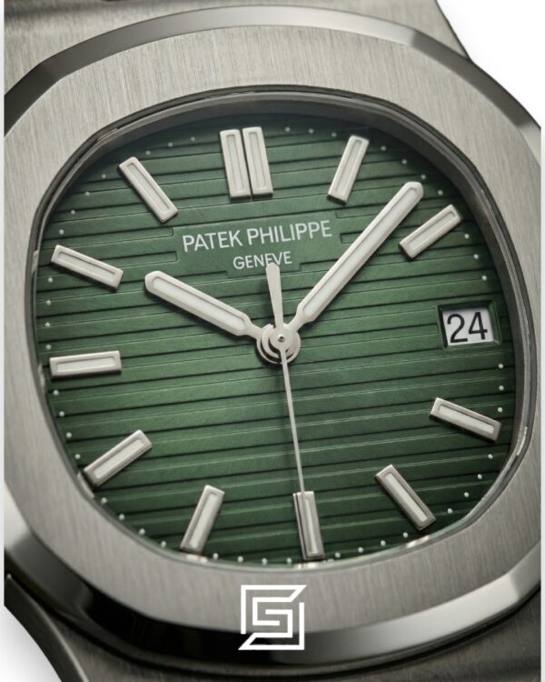 Patek Philippe Nautilus – Green Dial – Black Rubber Strap – Japanese Automatic