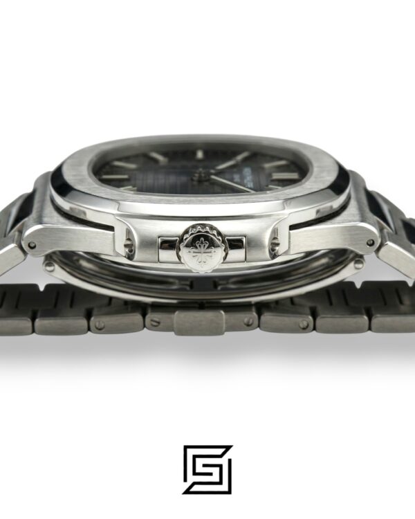 Patek Philippe Nautilus – Textured Grey Dial - Silver Stainless Steel Bracelet - Japanese Automatic
