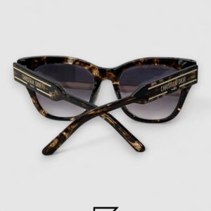 ⁦Dior Signature B4U Grey Leanses Tiger Brown Frame⁩ - الصورة ⁦4⁩