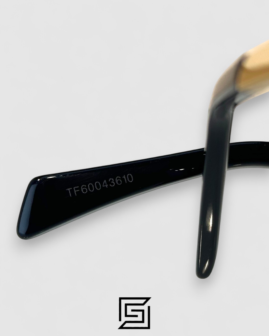 CELINE CL40254U Black Lenses Gold Frame - Image 8
