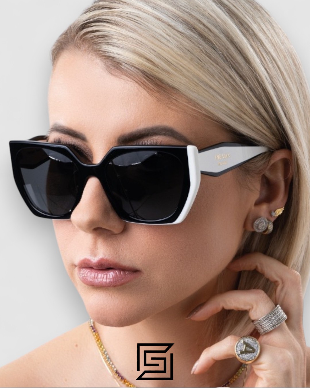 ⁦Prada PR15WS Black Lenses Black Frame and Green Arm⁩ - الصورة ⁦2⁩
