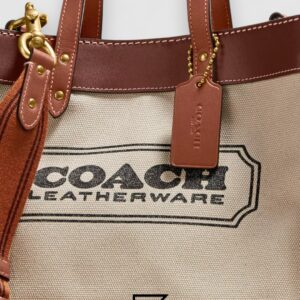 ⁦Coach Field Tote 30 With Coach Badge – Style No. C8459⁩ - الصورة ⁦3⁩