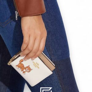 ⁦Coach Snap Wallet With Dancing Kitten – Style No. CC472⁩ - الصورة ⁦3⁩