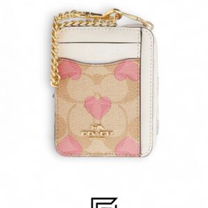 ⁦Coach Zip Card Case In Signature Canvas With Heart Print Style No. CW883⁩ - الصورة ⁦1⁩