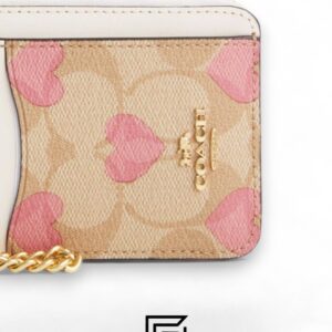 ⁦Coach Zip Card Case In Signature Canvas With Heart Print Style No. CW883⁩ - الصورة ⁦3⁩