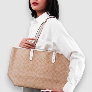 Coach City Tote Bag In Signature Canvas White Hand Style Number CCQ28 - Image 2