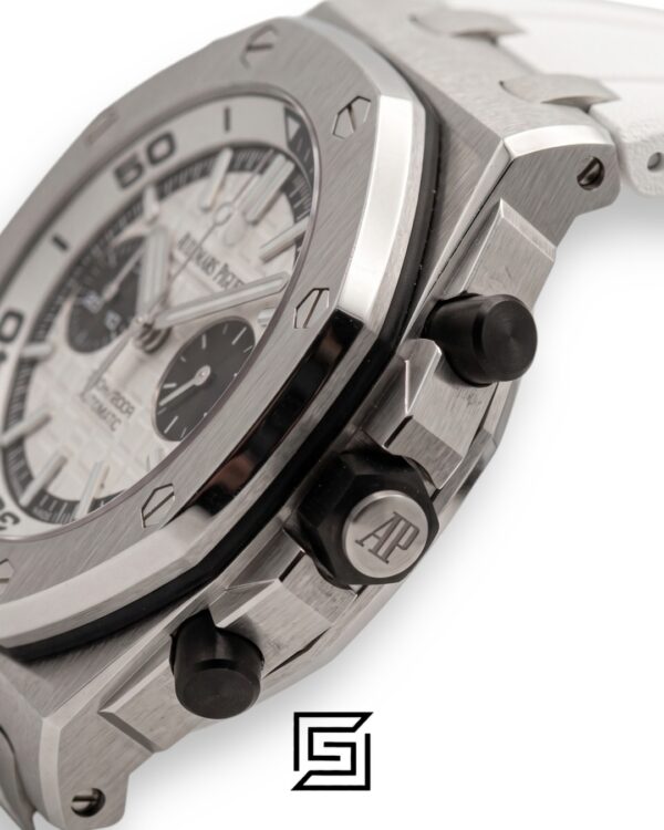 Royal Oak OffShore WF0851 Quartz 2 Counters Rubber White